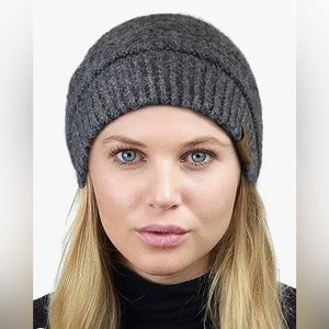 CC Gray Sweater Beanie. Women. NWOT.